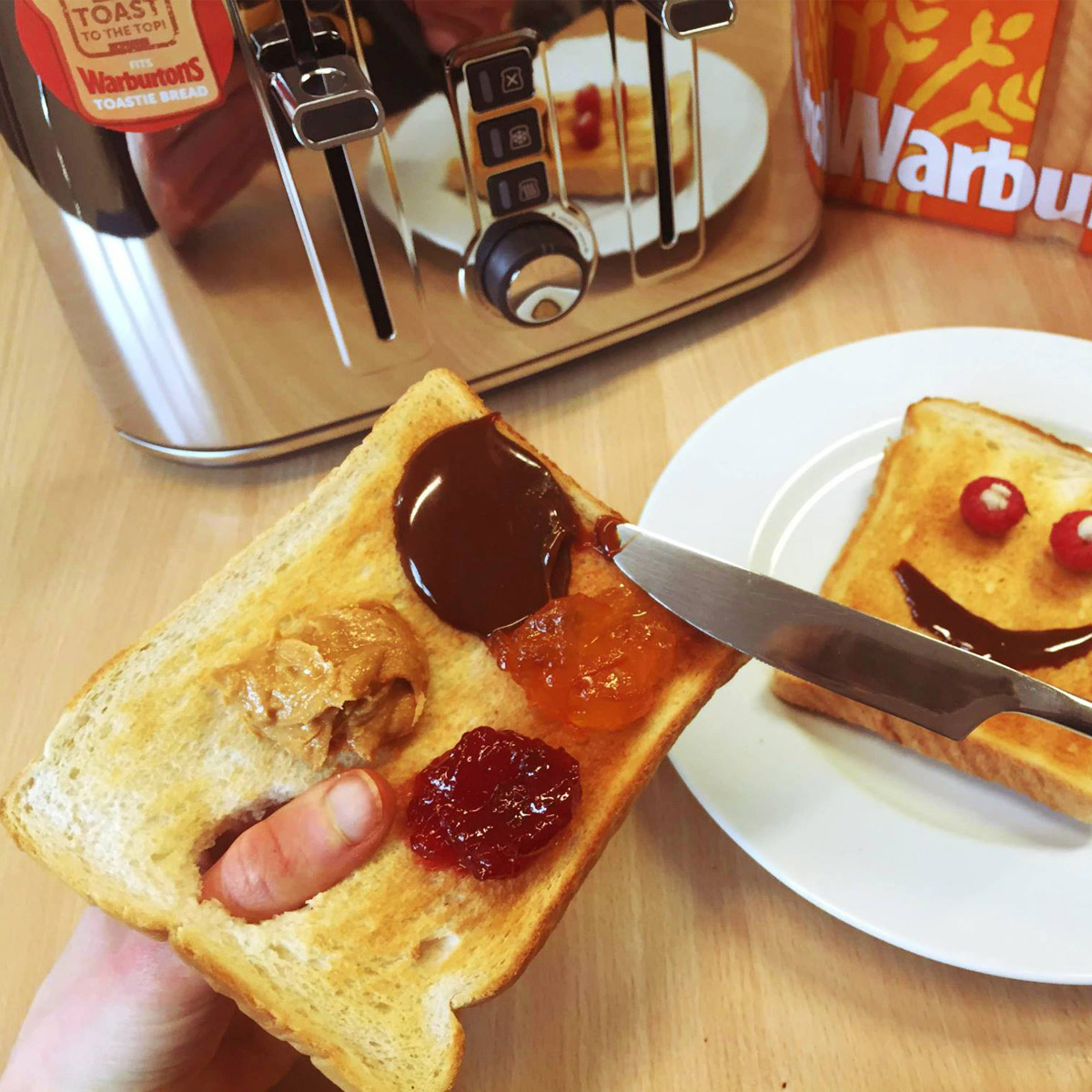 4 Slice Toaster for Warburtons Bread VTT571 Breville