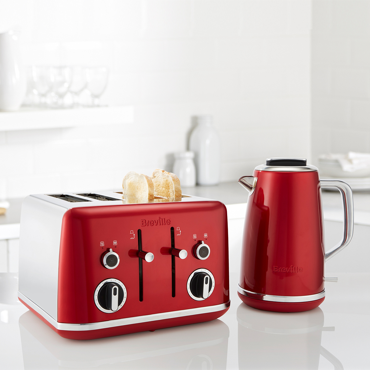 Lustra 4 Slice Toaster Candy Red Breville UK